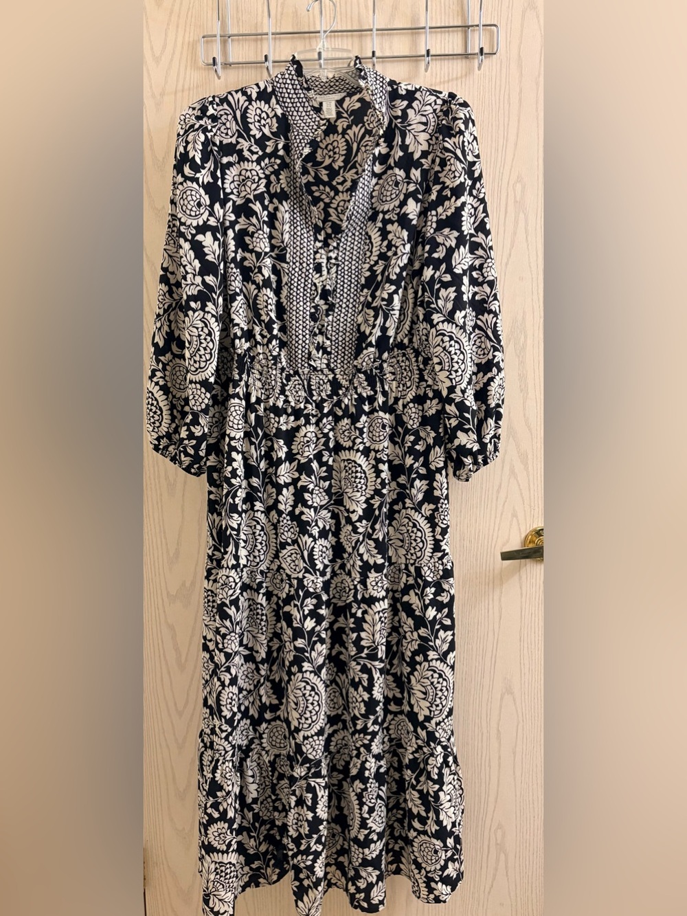 London Times Black and White Floral Dress